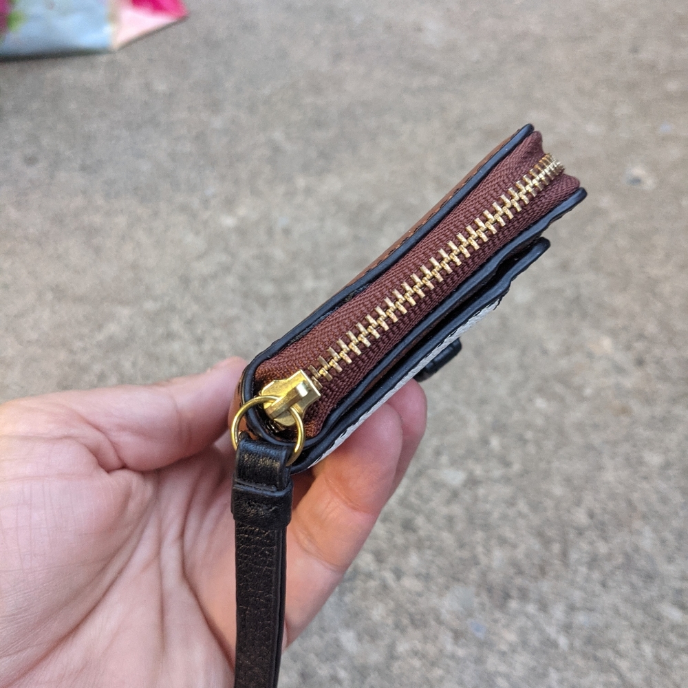 Women's Fossil Multiple Compartment Wallet Euc - image 3